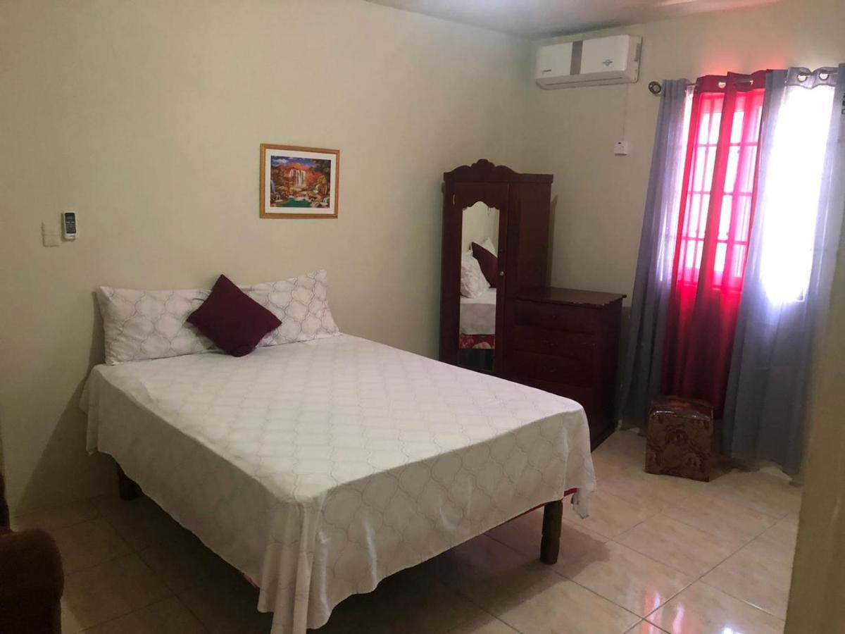 Apartmentswestvillage 2Bedroom Montego Bay Eksteriør billede